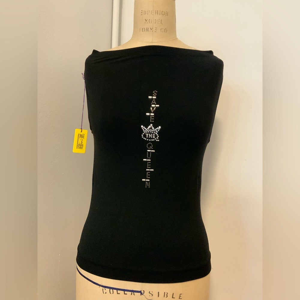 Off the shoulders sleeve less top